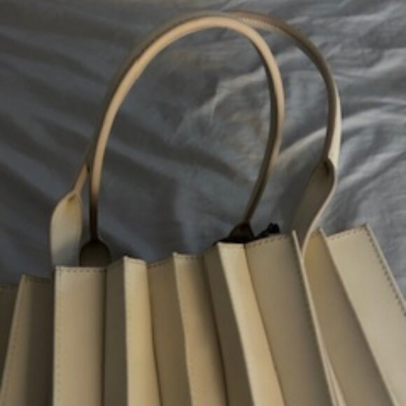 Ladies Handbag - Picture 7 of 13